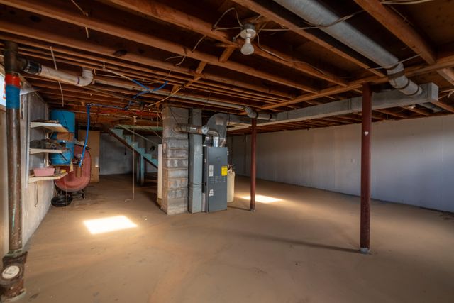 1079 Mountain Valley RD, Vinton, VA 24179