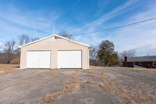 1079 Mountain Valley RD, Vinton, VA 24179