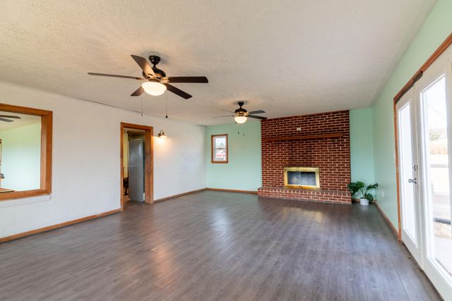 1079 Mountain Valley RD, Vinton, VA 24179