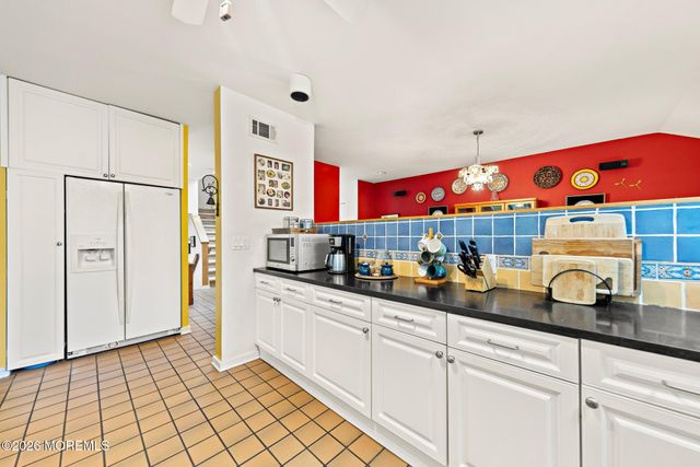 35 Sea View Terrace, Highlands, NJ 07732