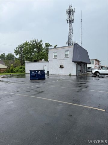 838 Niagara Falls Blvd Boulevard, Tonawanda, NY 14223