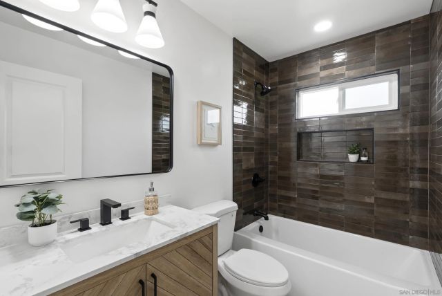 5041 CANOSA, San Diego, CA 92117