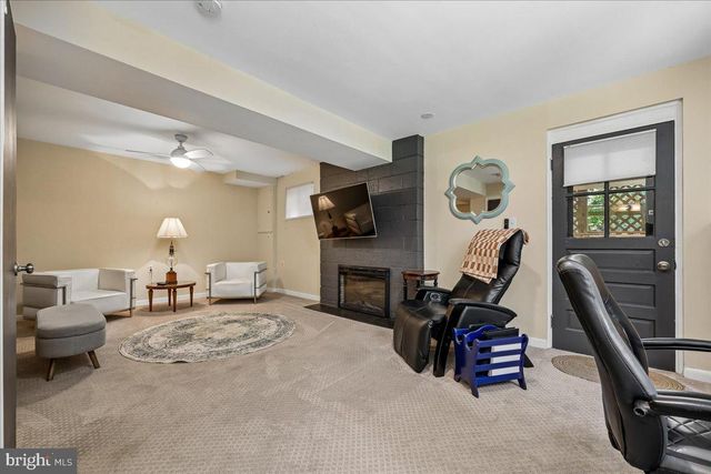 10700 KESWICK ST, Garrett Park, MD 20896