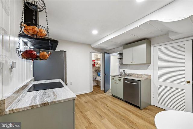 10700 KESWICK ST, Garrett Park, MD 20896