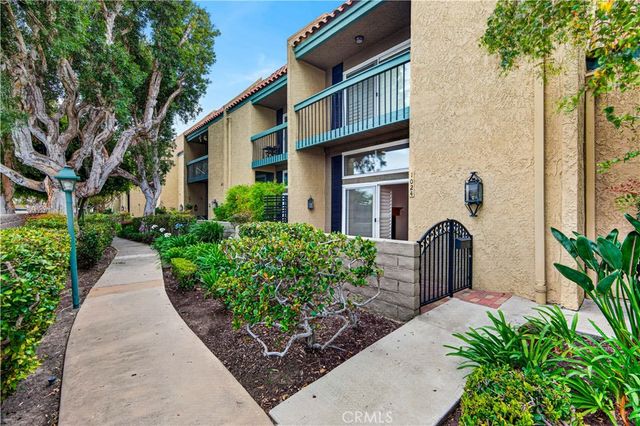 1024 Palo Verde Avenue, Long Beach, CA 90815