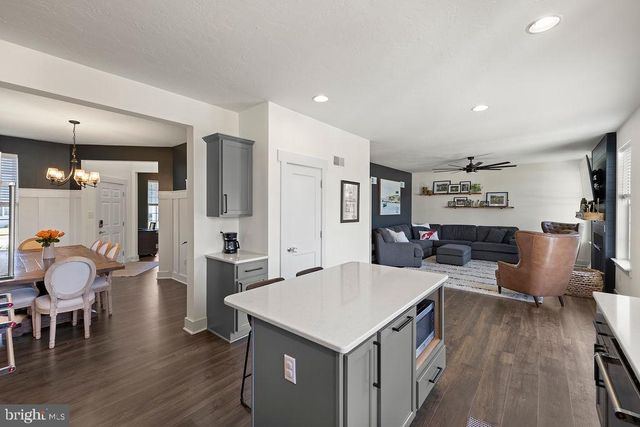 47 NUTHATCH DR, Gettysburg, PA 17325