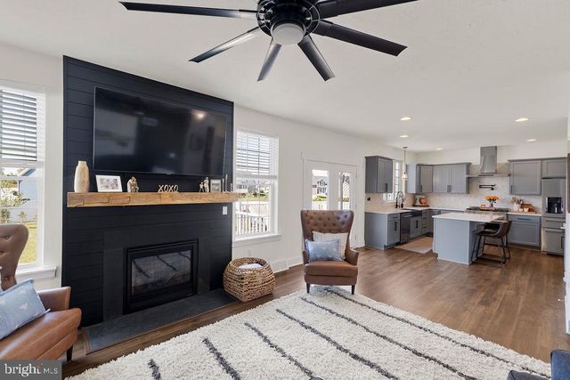 47 NUTHATCH DR, Gettysburg, PA 17325