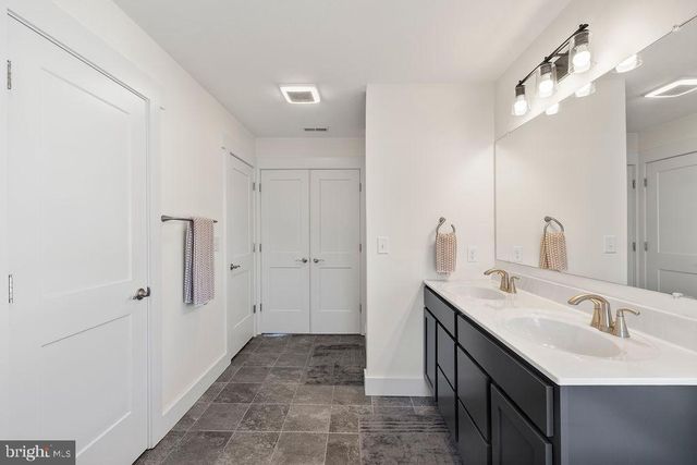 47 NUTHATCH DR, Gettysburg, PA 17325