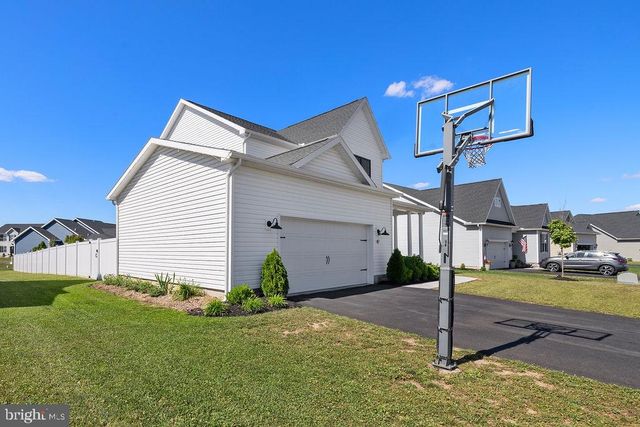 47 NUTHATCH DR, Gettysburg, PA 17325