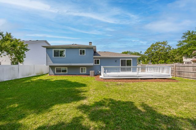 166 N Canyon Drive, Bolingbrook, IL 60490