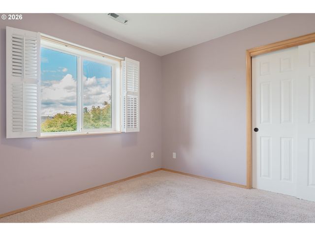 15331 Sw FIRTREE Dr, Tigard, OR 97223