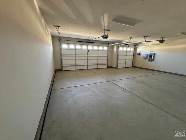 2407 Addlington Street, Bakersfield, CA 93311