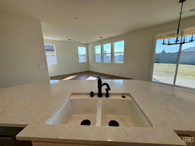 2407 Addlington Street, Bakersfield, CA 93311