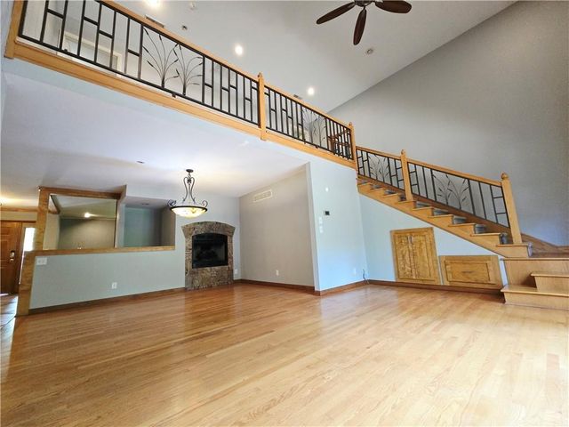9536 Manor Road, Leawood, KS 66206