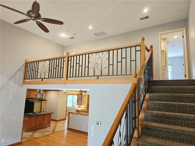 9536 Manor Road, Leawood, KS 66206