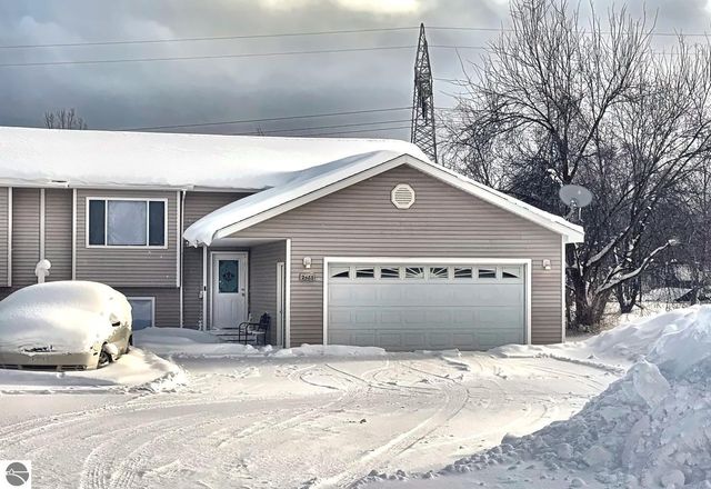 2481 Woodcock Lane, Traverse City, MI 49685