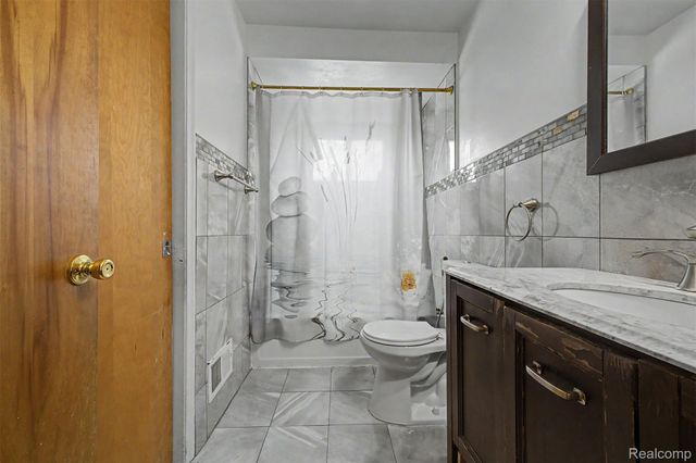 27355 Clairview Drive, Dearborn Heights, MI 48127