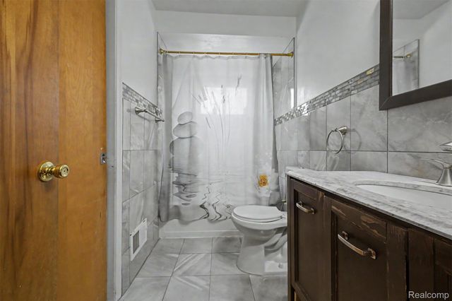 27355 Clairview Drive, Dearborn Heights, MI 48127