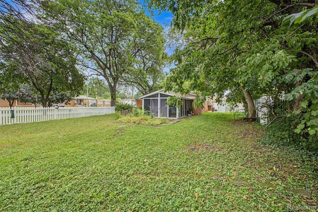 27355 Clairview Drive, Dearborn Heights, MI 48127