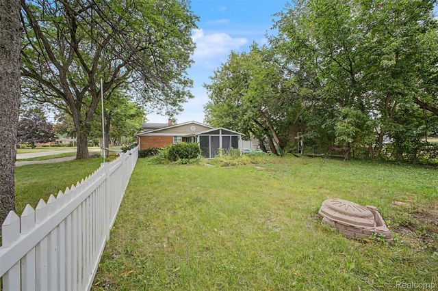 27355 Clairview Drive, Dearborn Heights, MI 48127