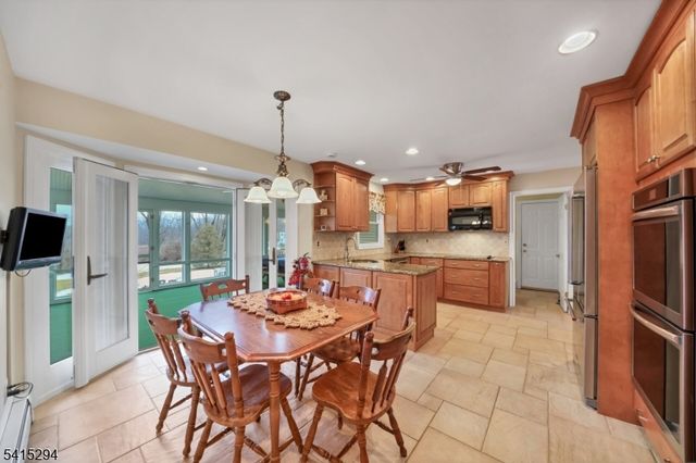 11 Beechnut Dr, Washington Twp., NJ 07853