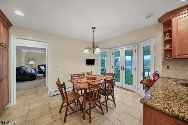 11 Beechnut Dr, Washington Twp., NJ 07853