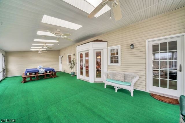 11 Beechnut Dr, Washington Twp., NJ 07853