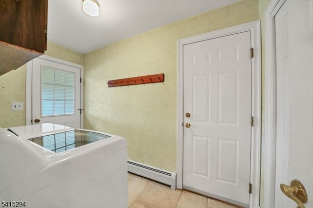 11 Beechnut Dr, Washington Twp., NJ 07853