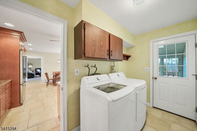 11 Beechnut Dr, Washington Twp., NJ 07853