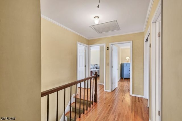 11 Beechnut Dr, Washington Twp., NJ 07853