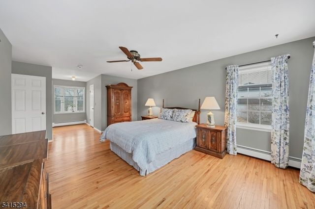 11 Beechnut Dr, Washington Twp., NJ 07853