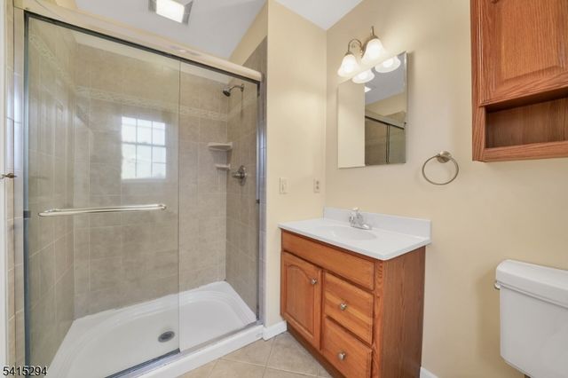 11 Beechnut Dr, Washington Twp., NJ 07853