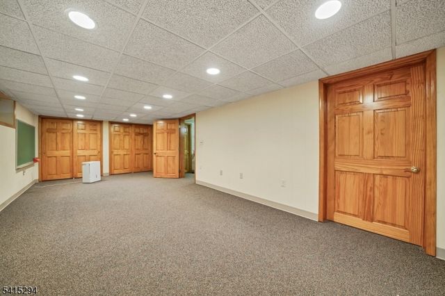 11 Beechnut Dr, Washington Twp., NJ 07853