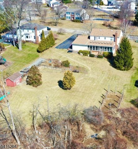 11 Beechnut Dr, Washington Twp., NJ 07853