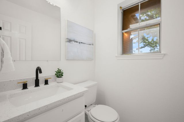 310 Bailey LOOP, Kyle, TX 78640