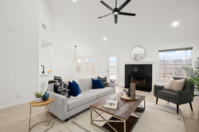 310 Bailey LOOP, Kyle, TX 78640