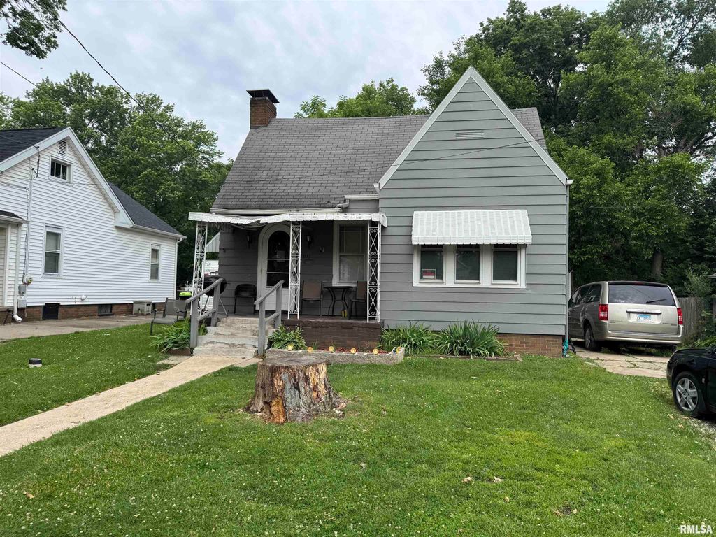 1917 N BROADWAY Street, Peoria, IL 61604