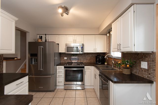7934 W 81st Place, Bridgeview, IL 60455