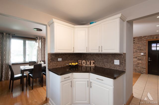 7934 W 81st Place, Bridgeview, IL 60455