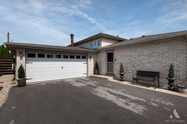 7934 W 81st Place, Bridgeview, IL 60455