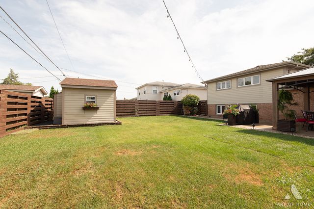 7934 W 81st Place, Bridgeview, IL 60455
