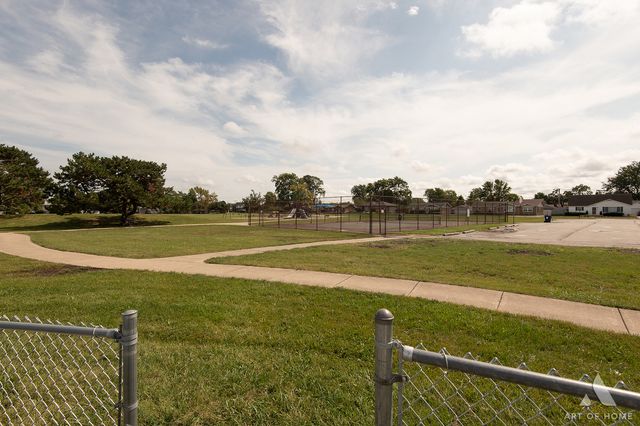 7934 W 81st Place, Bridgeview, IL 60455