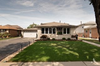 7934 W 81st Place, Bridgeview, IL 60455