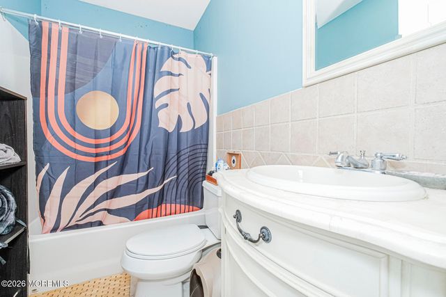 943 Jennifer Lane, Manahawkin, NJ 08050