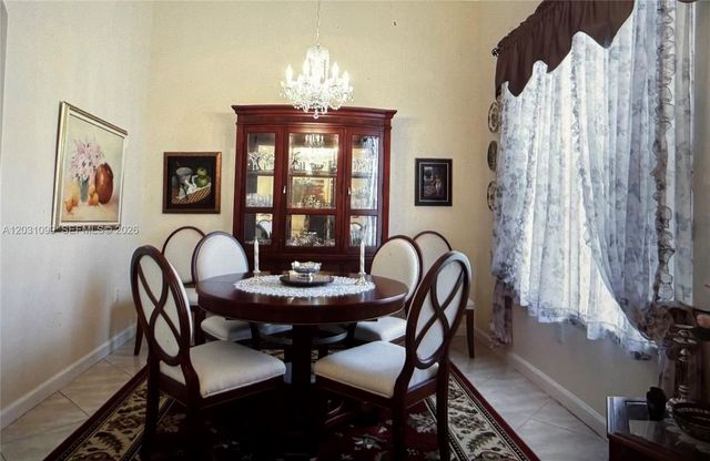 2103 NE 38th Rd, Homestead, FL 33033
