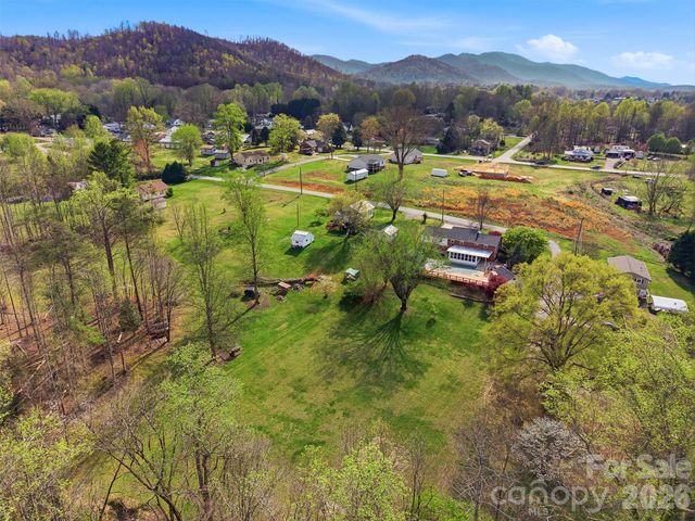 2174 Chester Avenue, Morganton, NC 28655