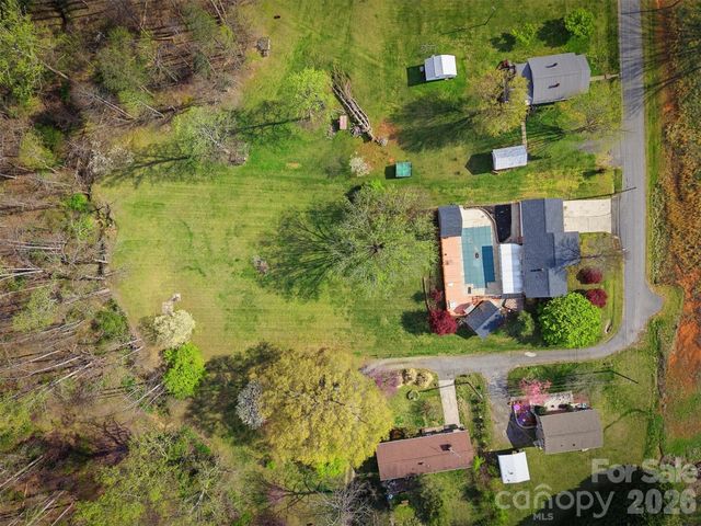 2174 Chester Avenue, Morganton, NC 28655