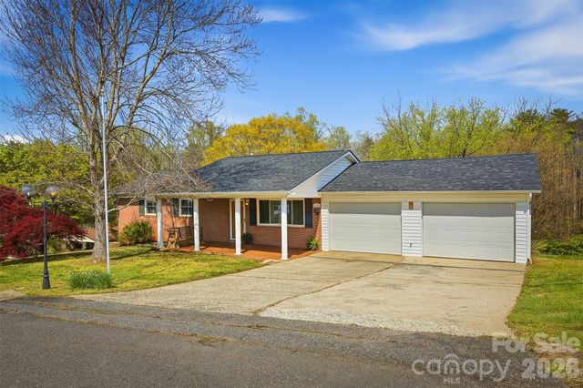 2174 Chester Avenue, Morganton, NC 28655