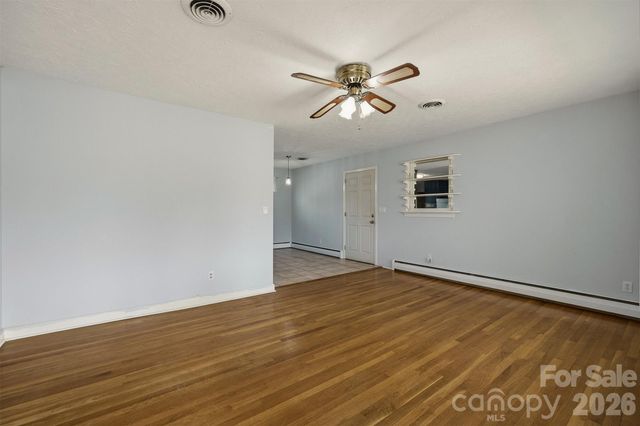 2174 Chester Avenue, Morganton, NC 28655