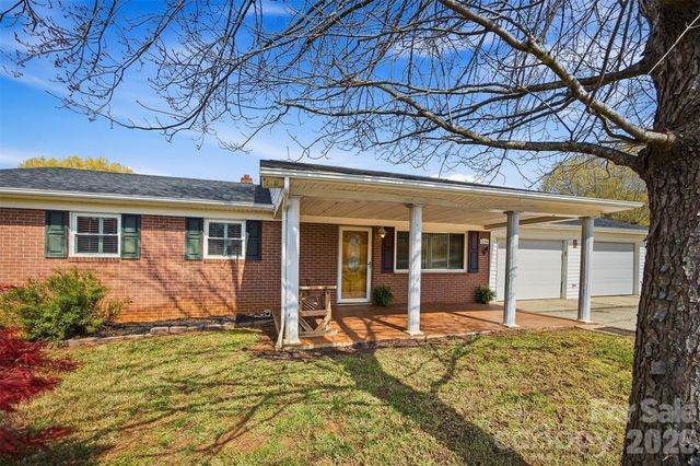2174 Chester Avenue, Morganton, NC 28655
